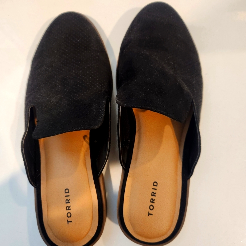 Black mule shoes